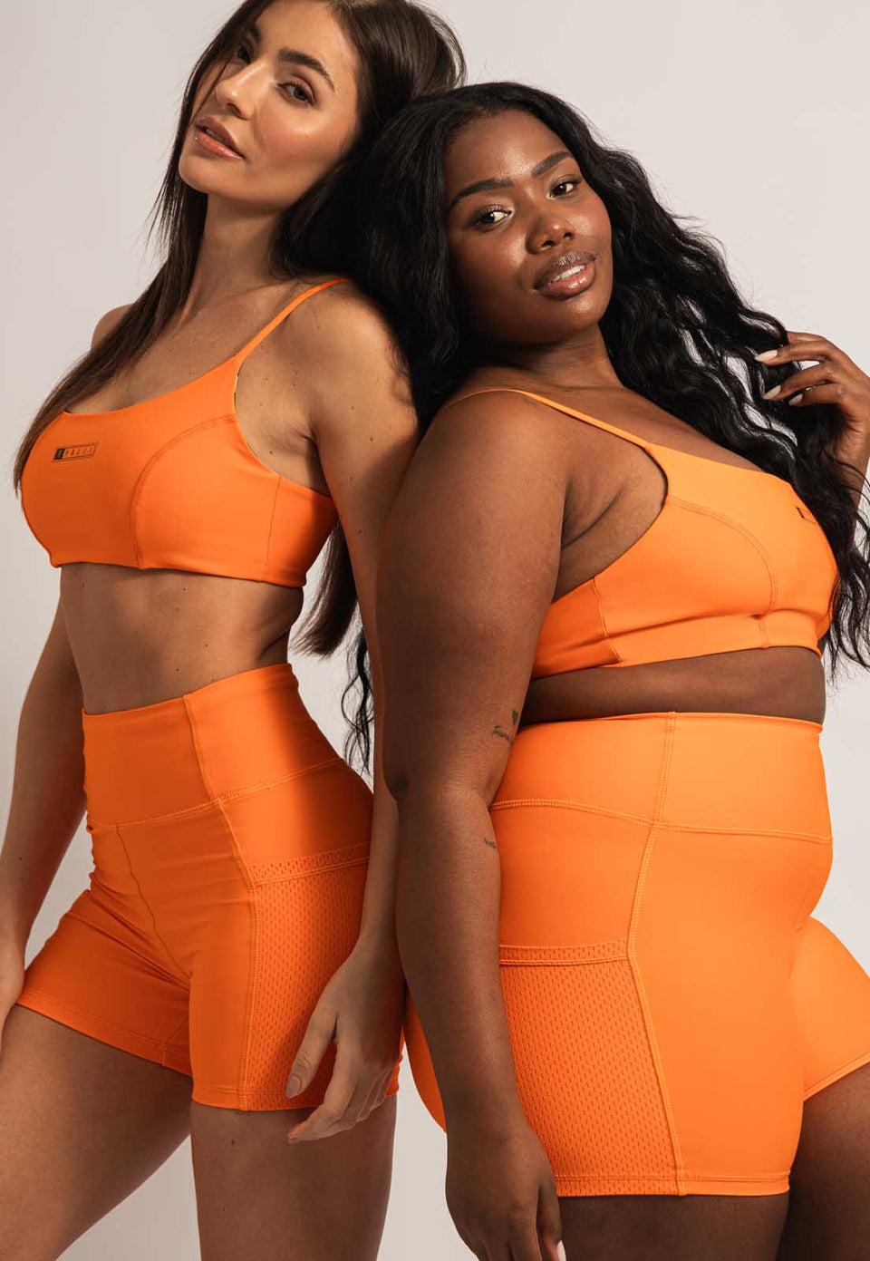 Bermuda lisa laranja magnético com bolsos Magnetic