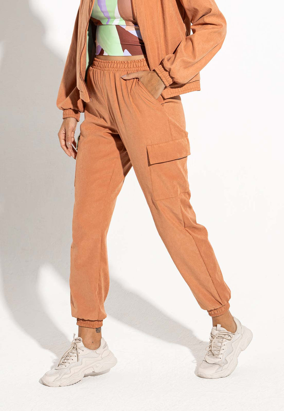 Calça jogger comfy com bolsos lisa Aura