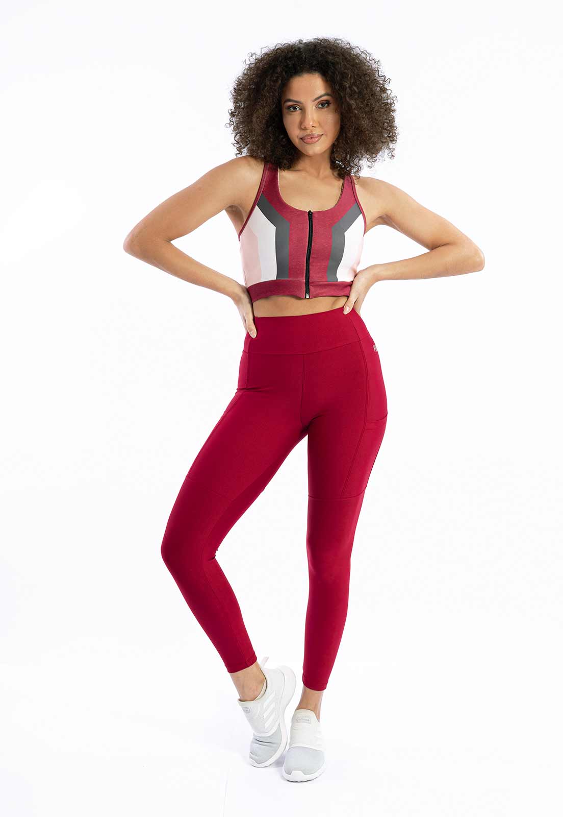 Legging Lisa Valentino com Recortes e Bolsos Essence