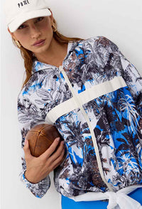 Jaqueta corta vento com capuz estampada Athena
