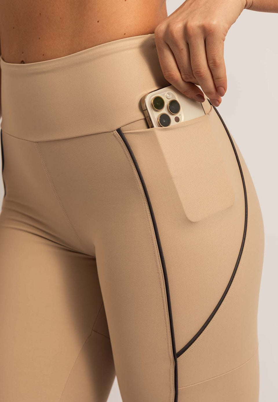 Legging bege árido com vivo Magnetic