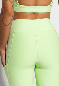 Legging lisa verde matcha com bolsos Aura