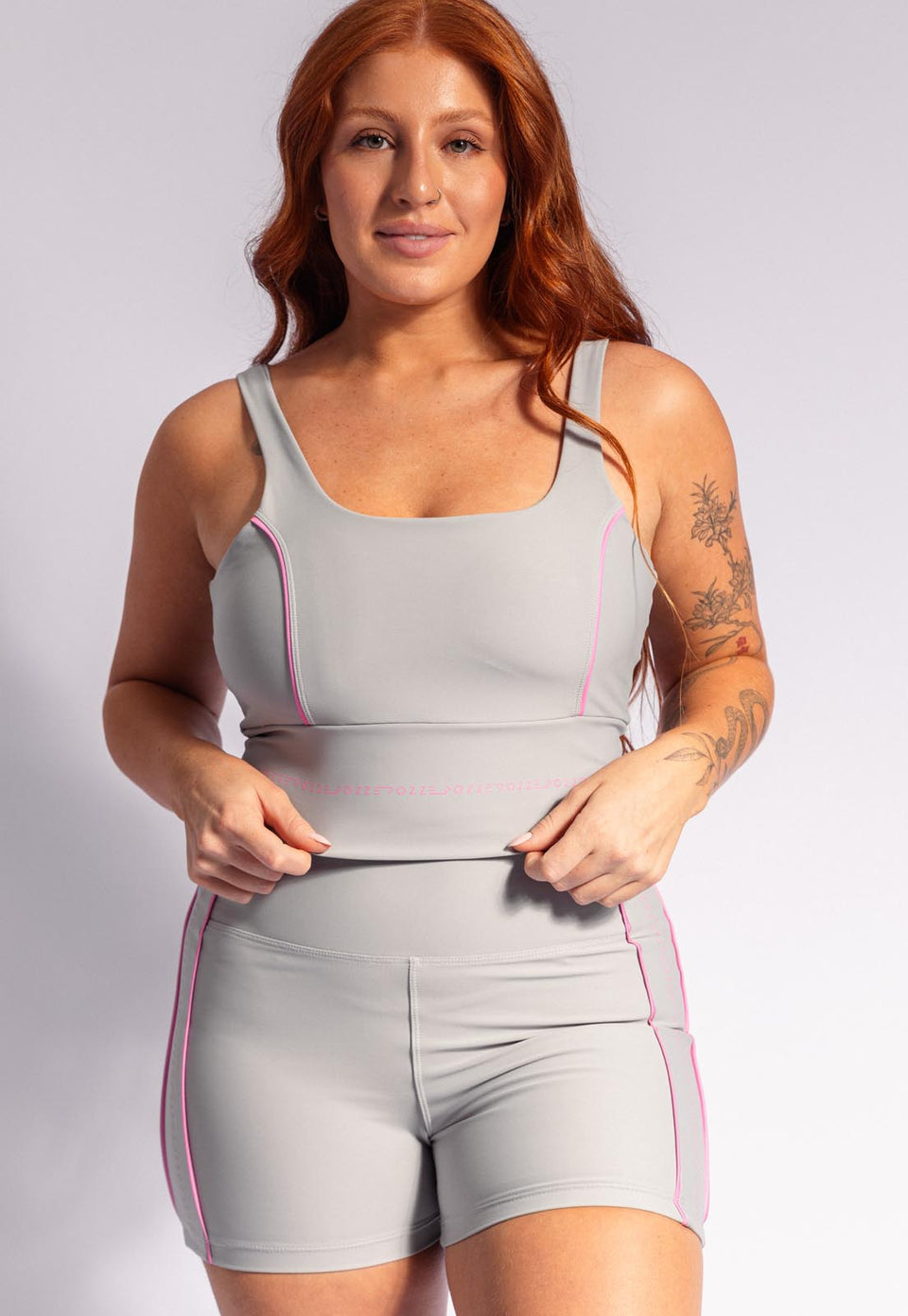 Top longo liso cinza granito com vivo Urbane
